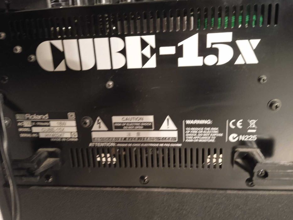 Комбопідсилювач Roland Cube 15x