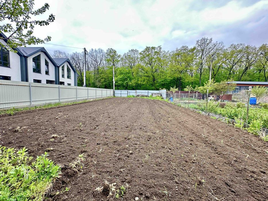 Продаж ділянки Шкуренці поруч ресторан Родичі