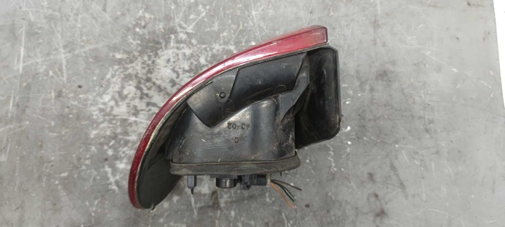 Renault Megane 1 I Sedan Lampa Lewa Tył Lewa Tylna W Błotnik