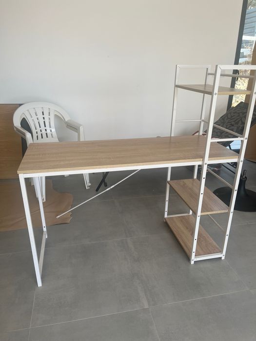 6 Cadeiras de mesa de Jantar, cama baú 90x200  e secretária.