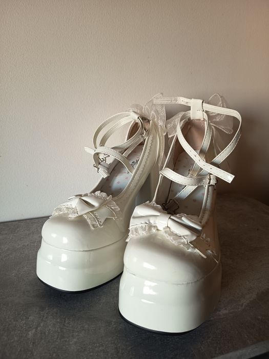 Saltos Altos Creme Coquette