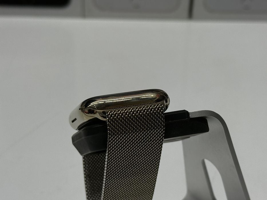 Apple Watch Series 7 45mm Gold Stainless Steel Milan LooTrade-In/Oбмeн