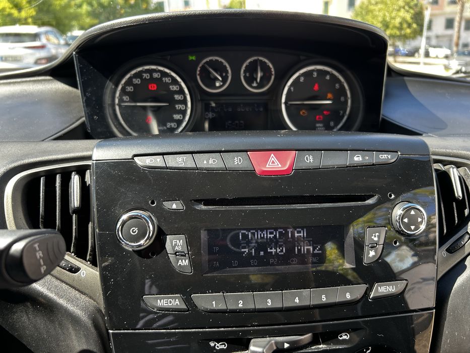 Lancia Ypsilon — fotografia 4