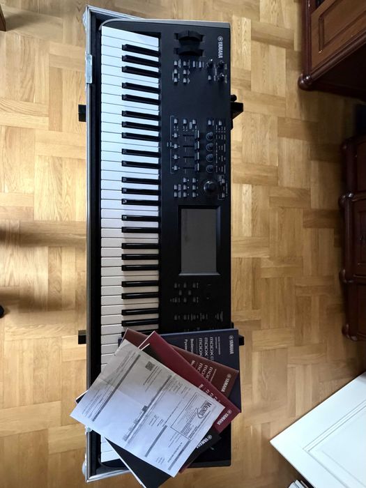 Yamaha MODX7  w Perfekcyjnym Stanie - Gratisy !!!