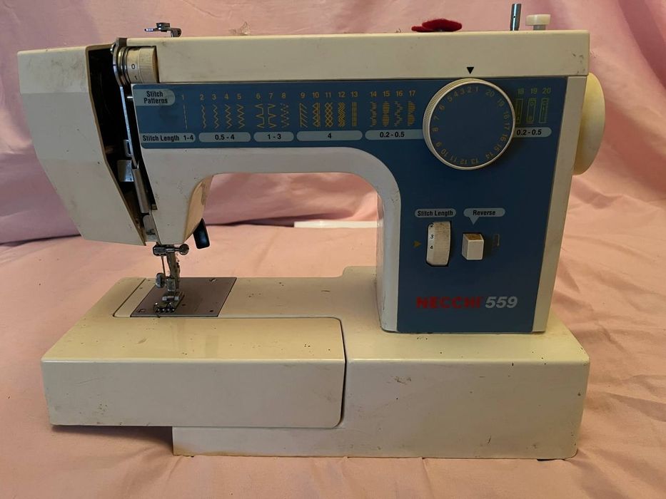 Швейная машинка Necchi 559