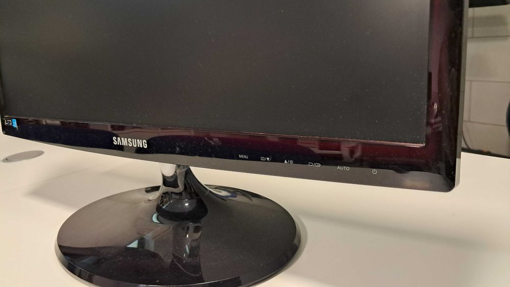 Ecrã pc 22 polegadas