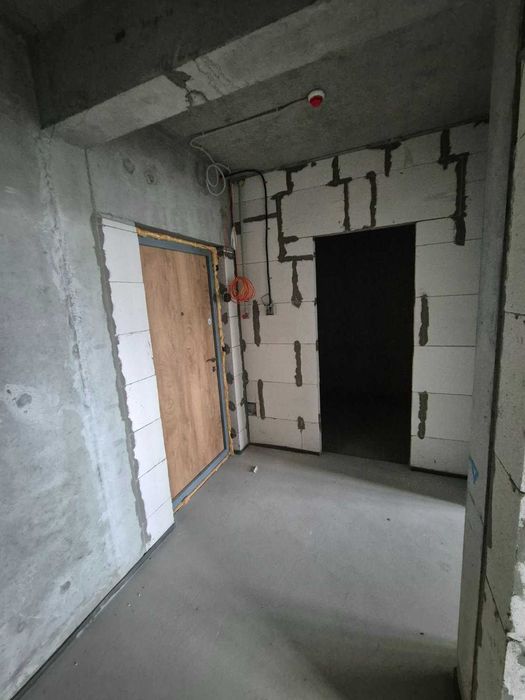 Однокомнатная на Варненской в ЖК "Скай Сити"