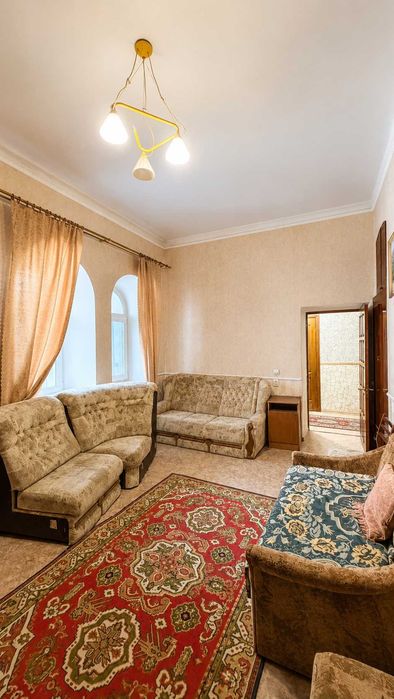 *Продам простору частину будинку 85 м² з гаражем,  Полтава, Новобудова