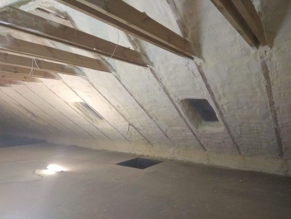 Ocieplanie pianką PUR Dachu i poddasza - Izolacje natryskowe Pianą