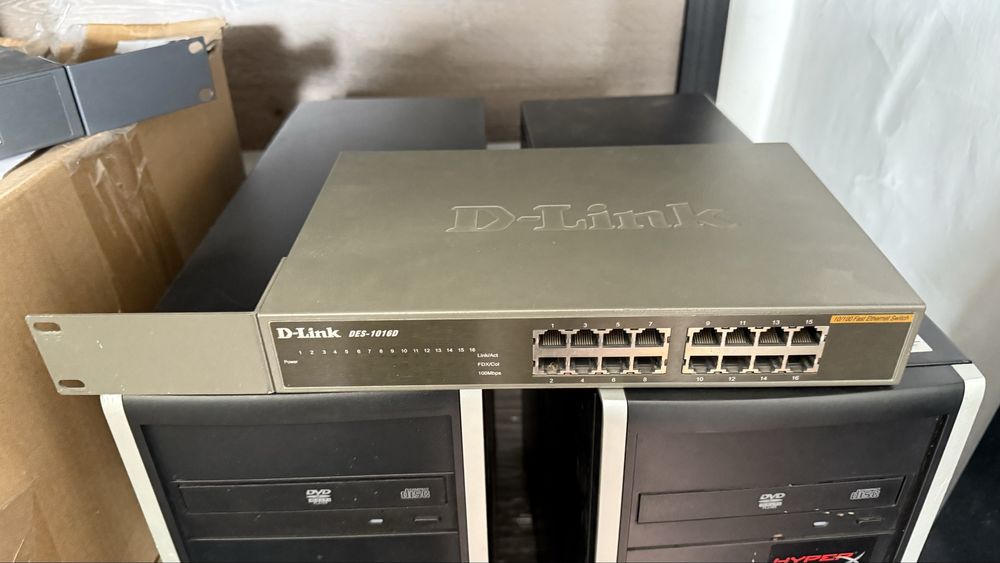 Мережевий Ethernet комутатор D-Link DES-1016D