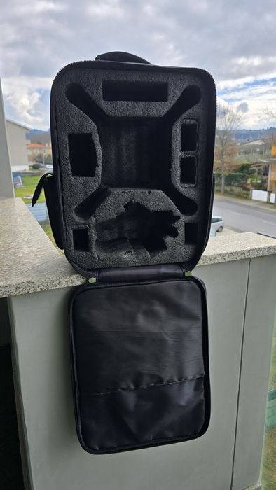 Selling case, remote controller, and charger for Phantom drone64729939142914122