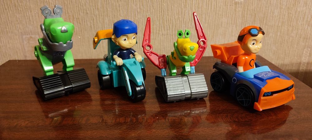 Рости механік з героями, динозавр