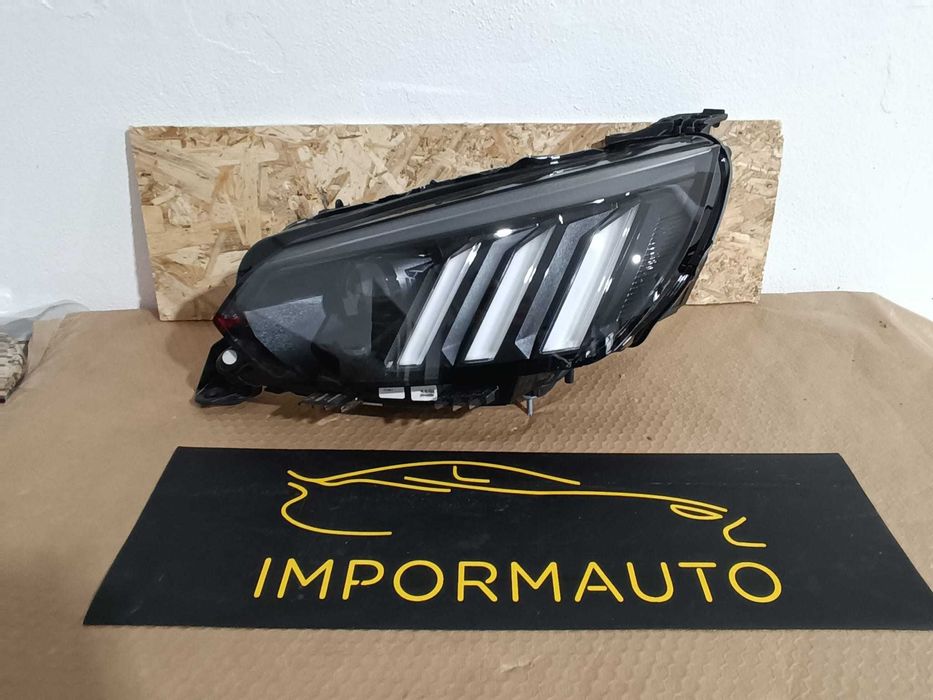 Farois esquerdo e direito Peugeot 2008II GT