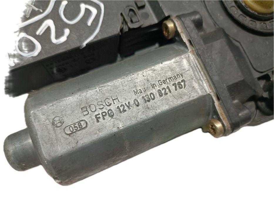 Motor vidro trás esquerdo AUDI A4 (8E2, B6)