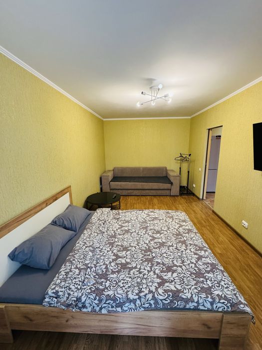 Вишенька, МегаМолл, пр.Космонавтів