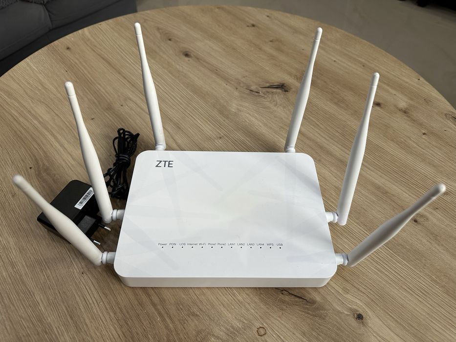 Router ZTE GPON ONT ZXHN F680 polecam, ładny