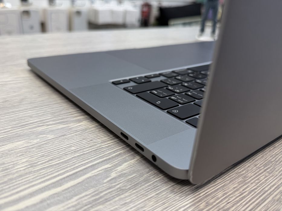 MacBook Pro 16  i9 / RAM 32 / SSD 512 GB / Space Grey / 2019