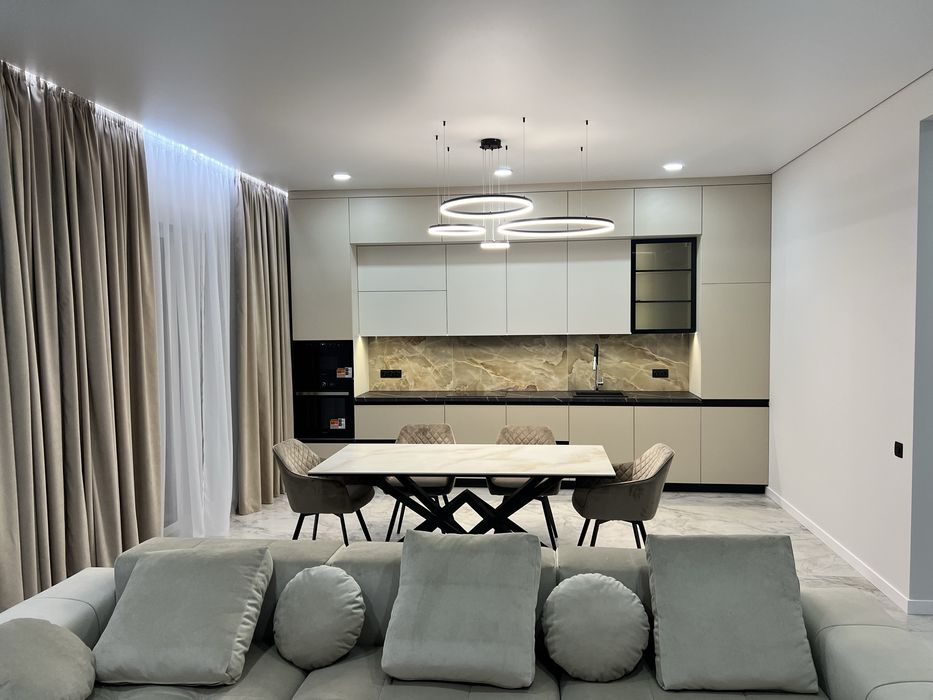 ДОМ,ГЕНЕРАТОР та інвертор Deye ,котедж ,метро Осокорки,озеро,Osocor