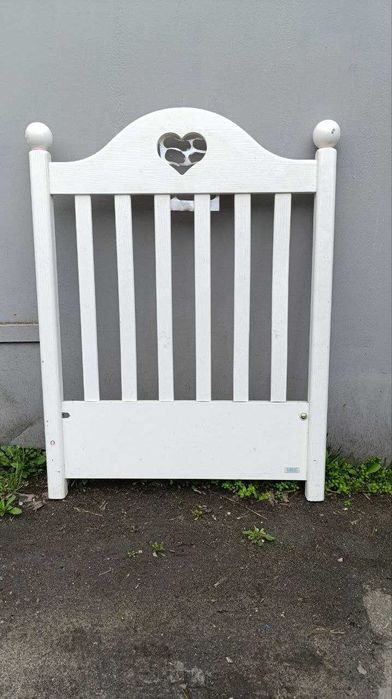 Бильця 2 шт. від дитячого ліжечка .  дерево, білий колір