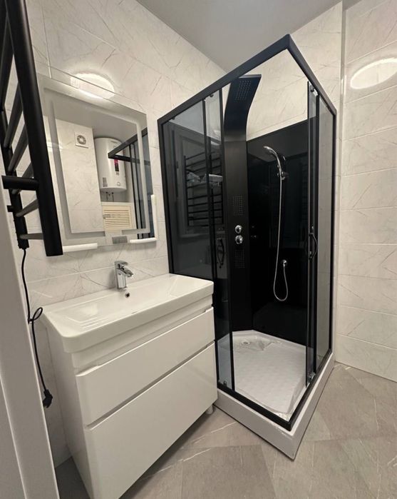 Стильна квартира студія з панорамою на Дніпро (л1