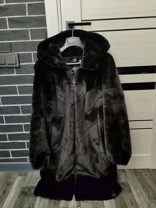 Шуба з штучного хутра.розмір м.в ідеальному стані