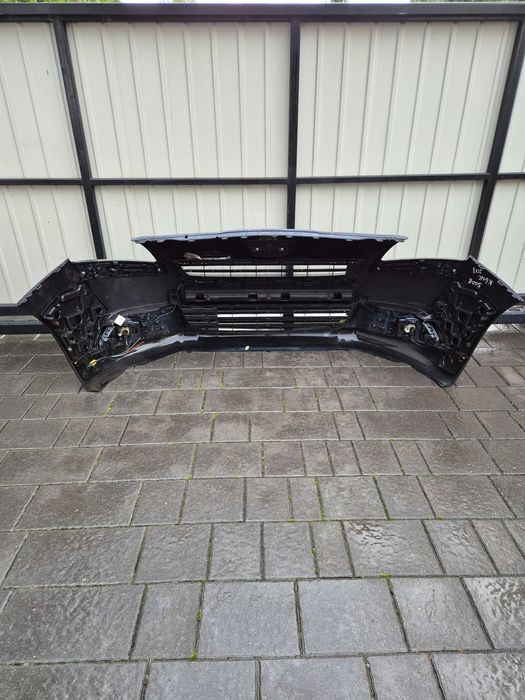 Zderzak przód przedni PEUGEOT 5008 rok 13 kod lak KGNC