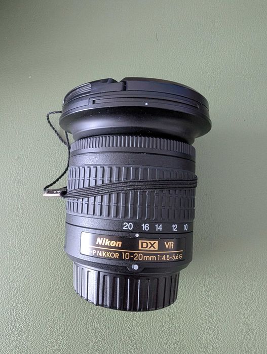 Lente Nikon AF-P DX NIKKOR 10-20mm f/4.5-5.6 G VR