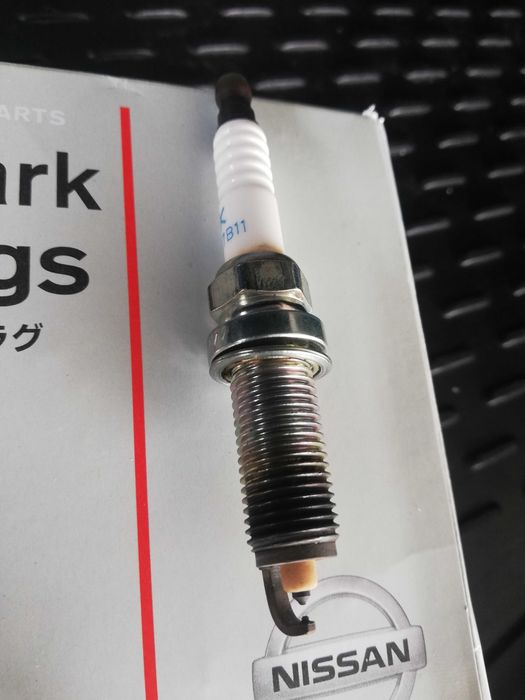 Продам свечи NGK DILKAR 7B11