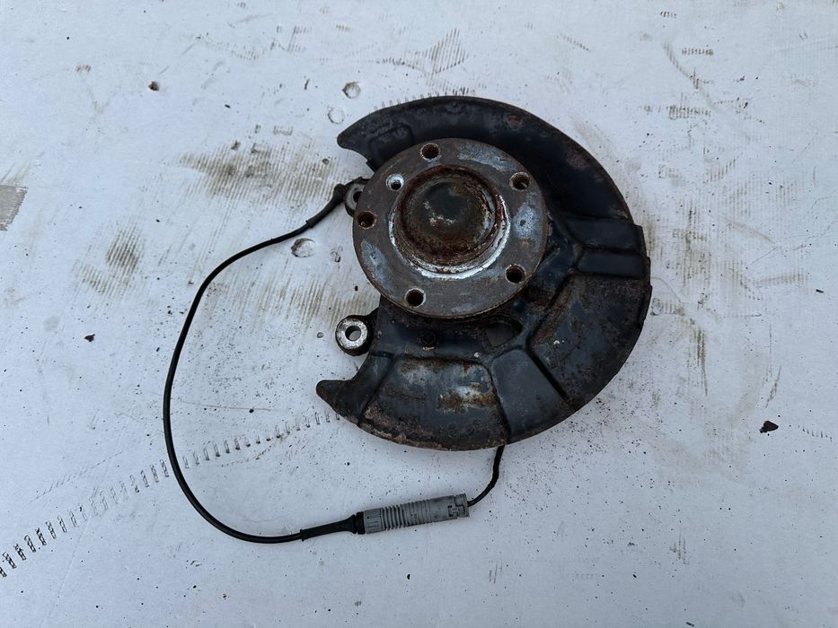 BMW E36 zwrotnica PRAWA przód czujnik abs lift