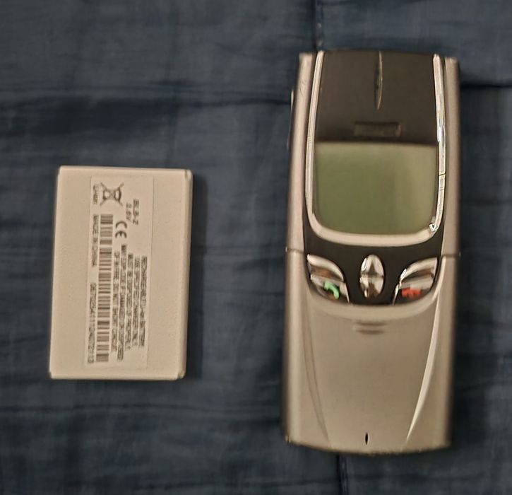 Telemóvel NOKIA 8850