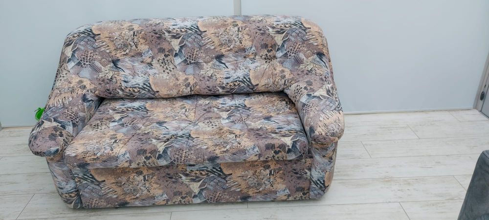 Sofa dwuosobowa z funkcją spania