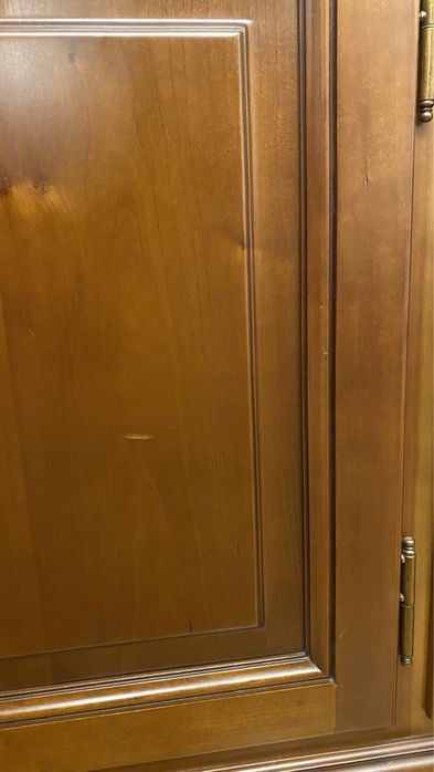 Aparador em madeira maciça