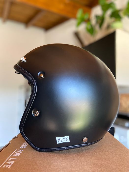 Capacete NEXX com viseira