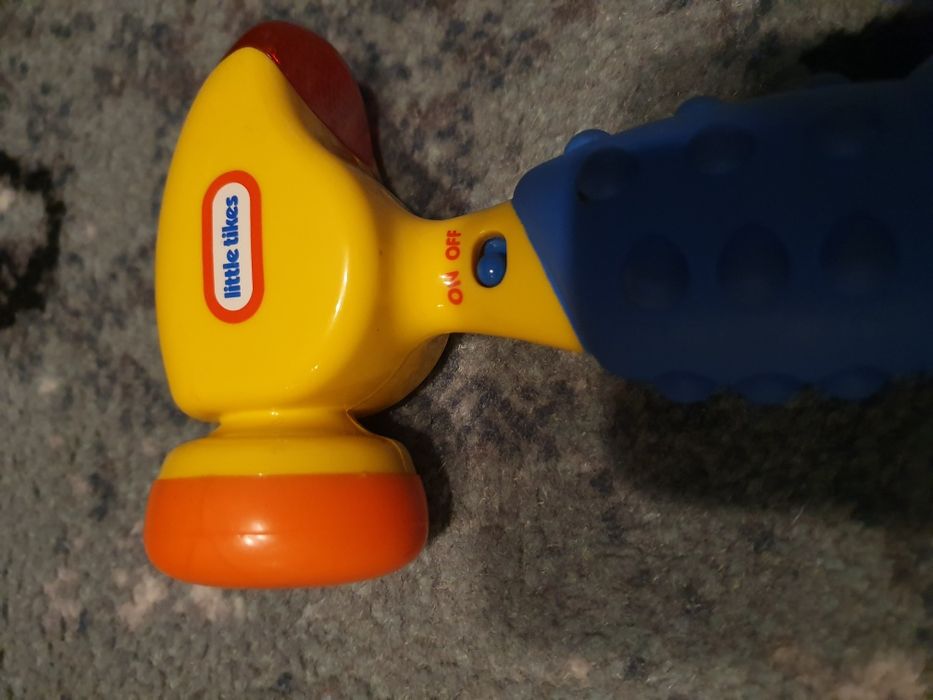 Młotek interaktywny dla dziecka Little tikes
