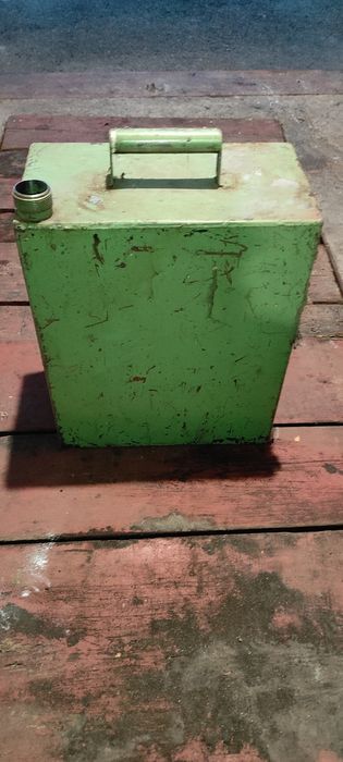 Продам канистры нерж,20л,40л