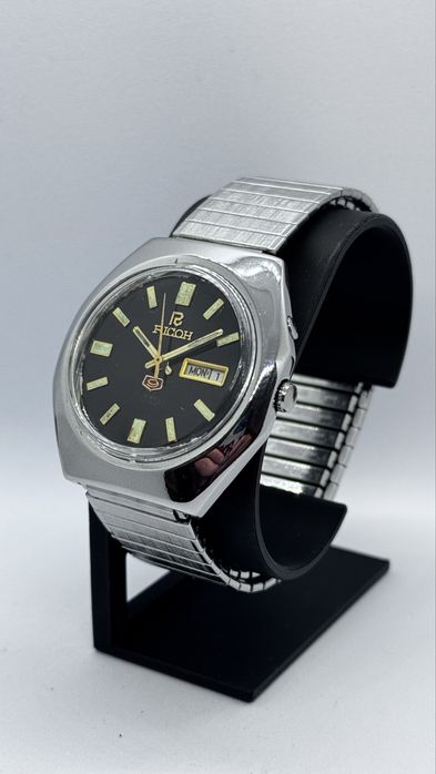 Vintage Ricoh Automatic Day-Date – Black Dial