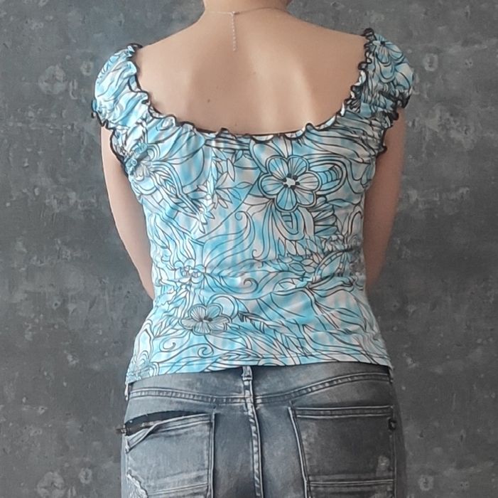 Bluzka z dekoltem carmen