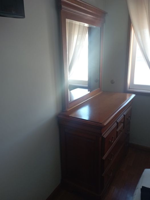 mobilia de quarto de casal, em cerejeira