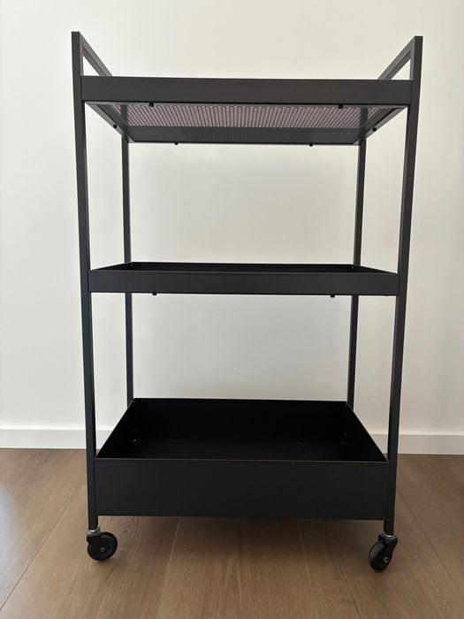 Carrinho preto Nissafors do Ikea
