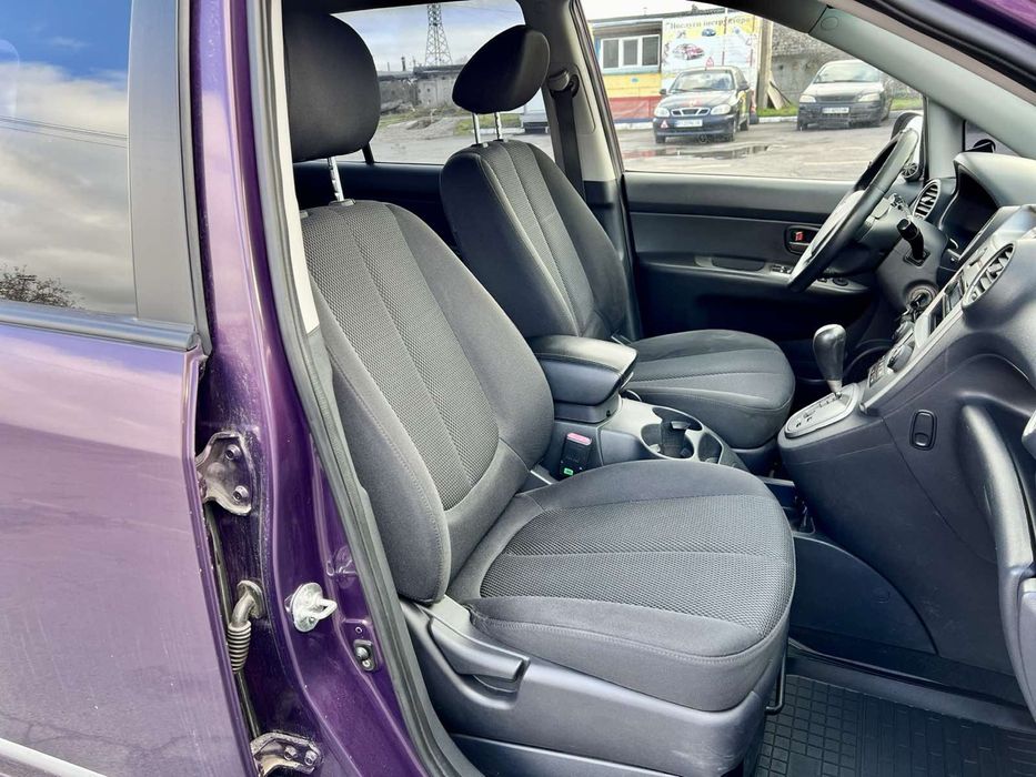 Продам KIA Carens