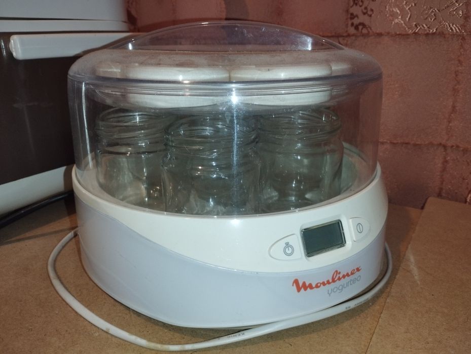 Продам йогуртницю