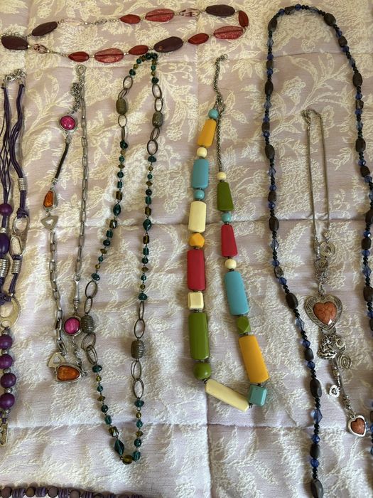 Bijuteria variada / Varias marcas Parfois/Bijou Brigitte