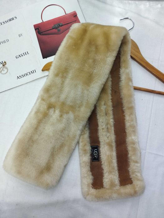 UGG  меховой  шарф бежевый замш