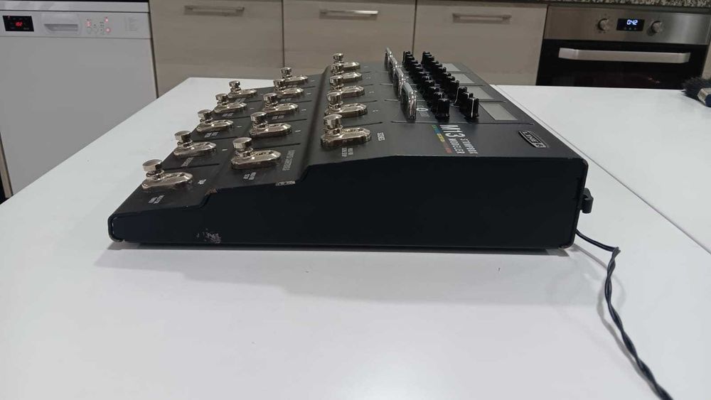 Pedaleira Line 6 - M13