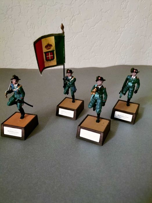 4 figuras de SOLDAT Espanha dos anos 70 - Bersaglieri italianos. Com caixas - estilo Alymer Del Prado. Envio grátis.