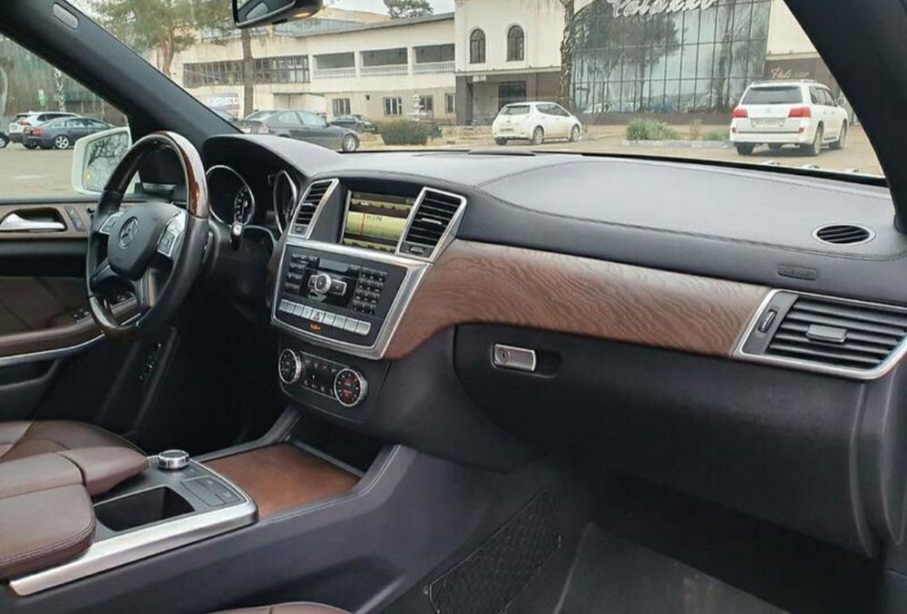 Водитель на личном автомобиле. Аренда Мерседес GL.