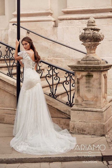 Весільна сукня рибка русалка айворі пудра Ariamo Madison