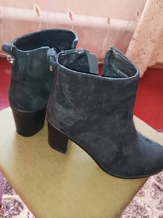 Ботиночки жіночі