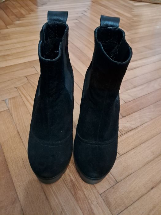 Черевики з натуральної замші на байці. Стан ідеальний