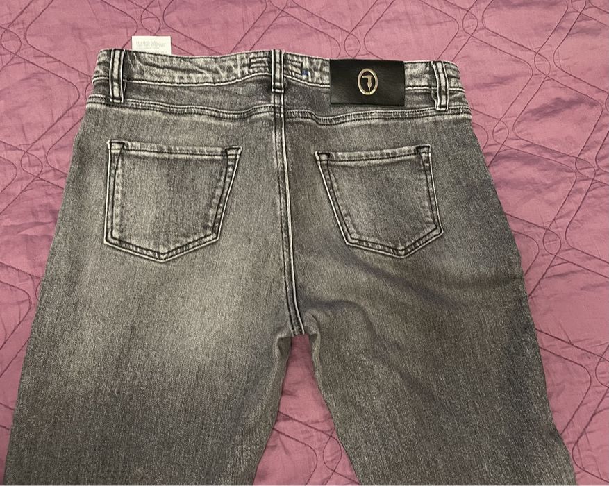 popielate jeansy damskie Trussardi Jeans